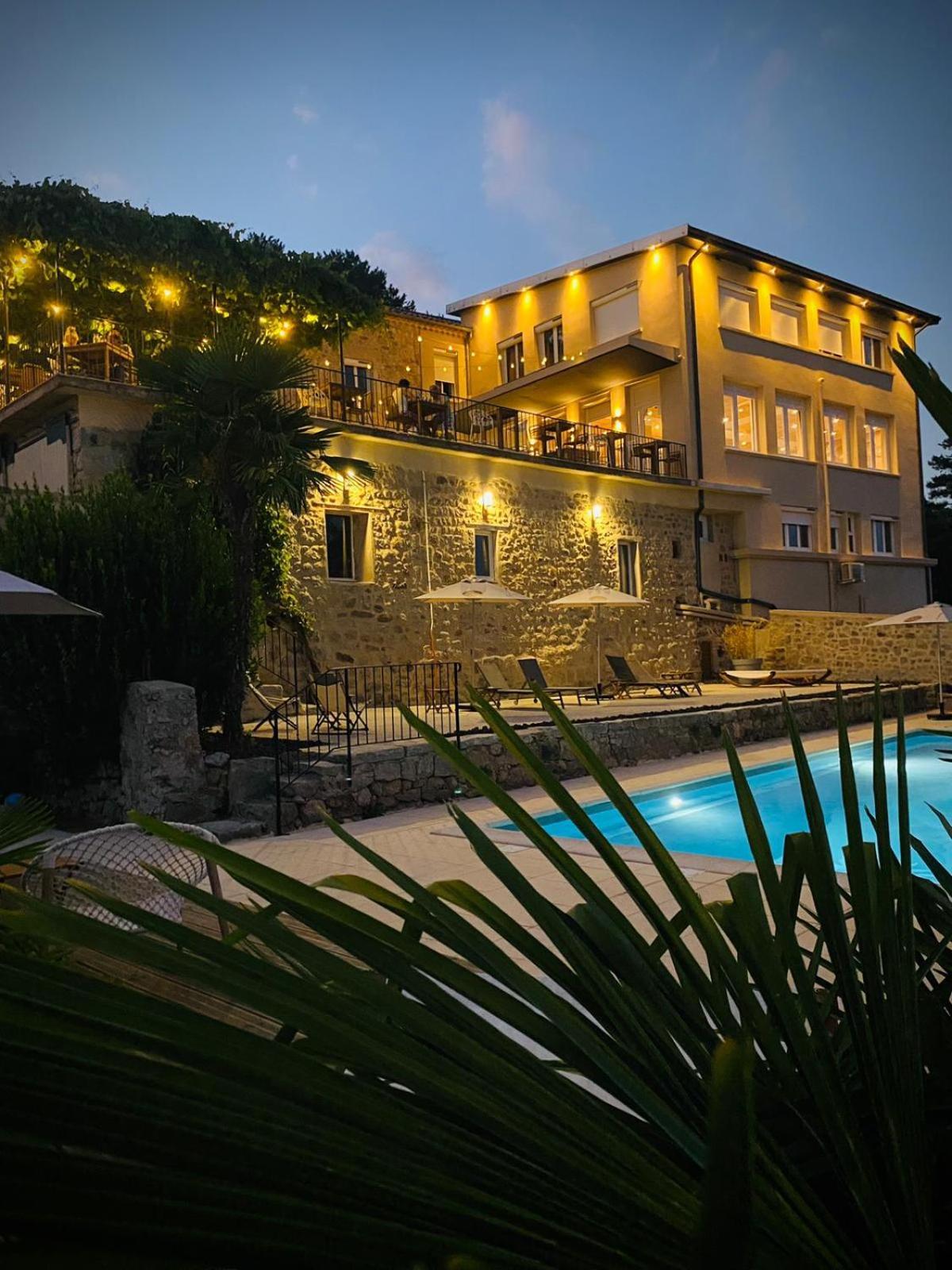 Hotel Domaine de la Pinède à Aubenas Extérieur photo