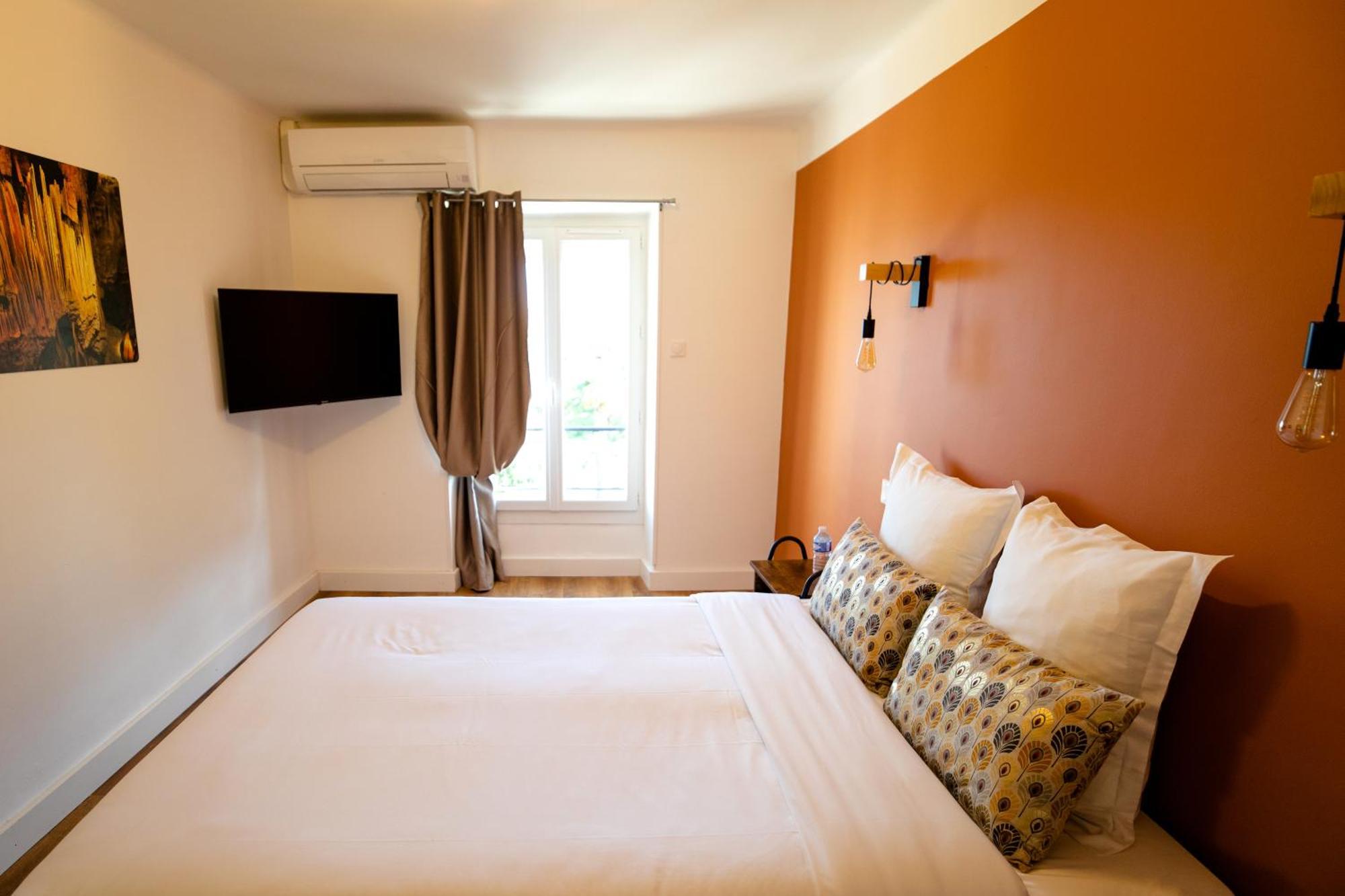 Hotel Domaine de la Pinède à Aubenas Extérieur photo